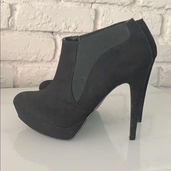 Guess Ortena Black Suede Ankle high heel boots 6M - Picture 5 of 5